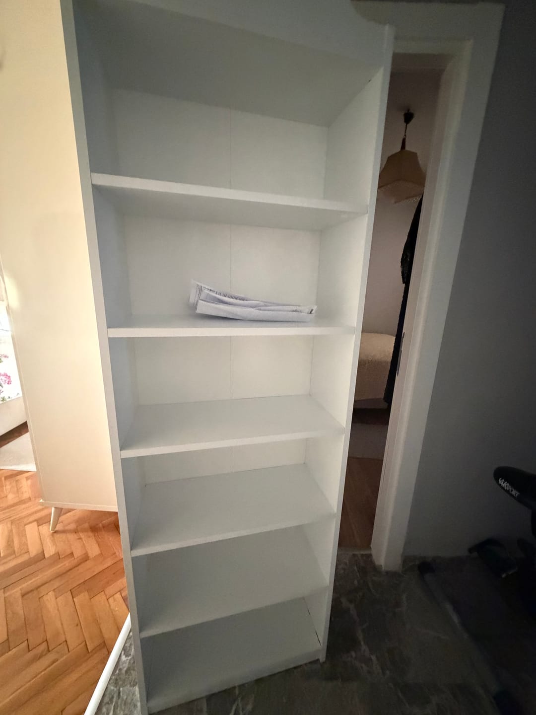 Customer photo review of Rani HC131 Kitaplık 5 Raflı Çalışma Odası Kütüphane Modern Duvar Rafı Beyaz