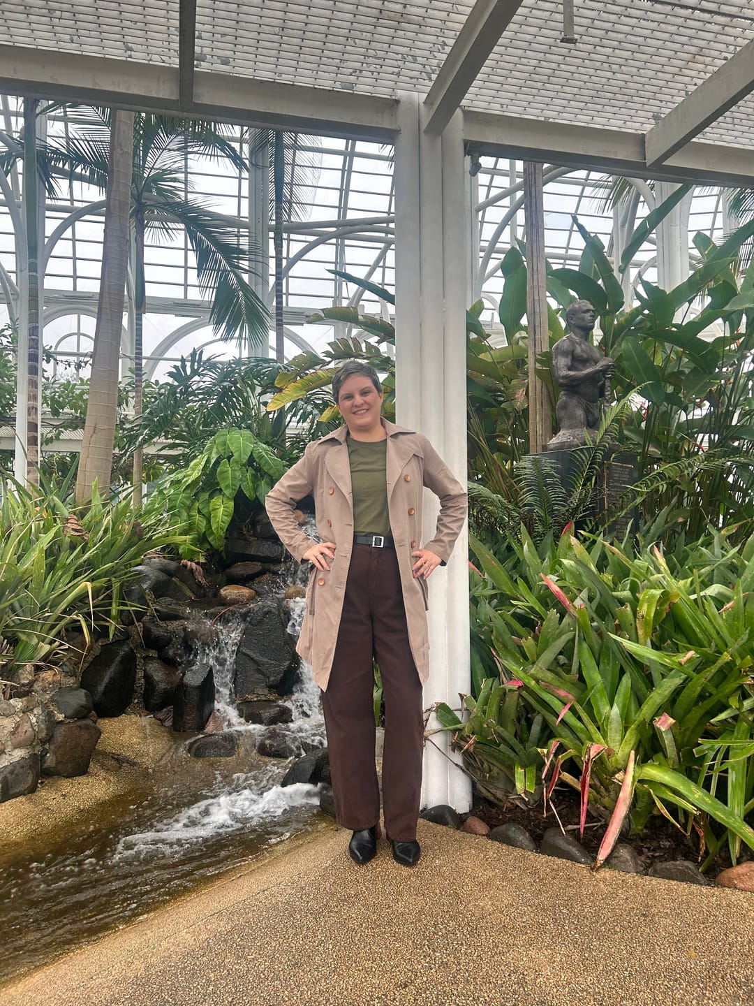 Customer photo review of Calça Jeans Reta Araçá Marrom Escuro