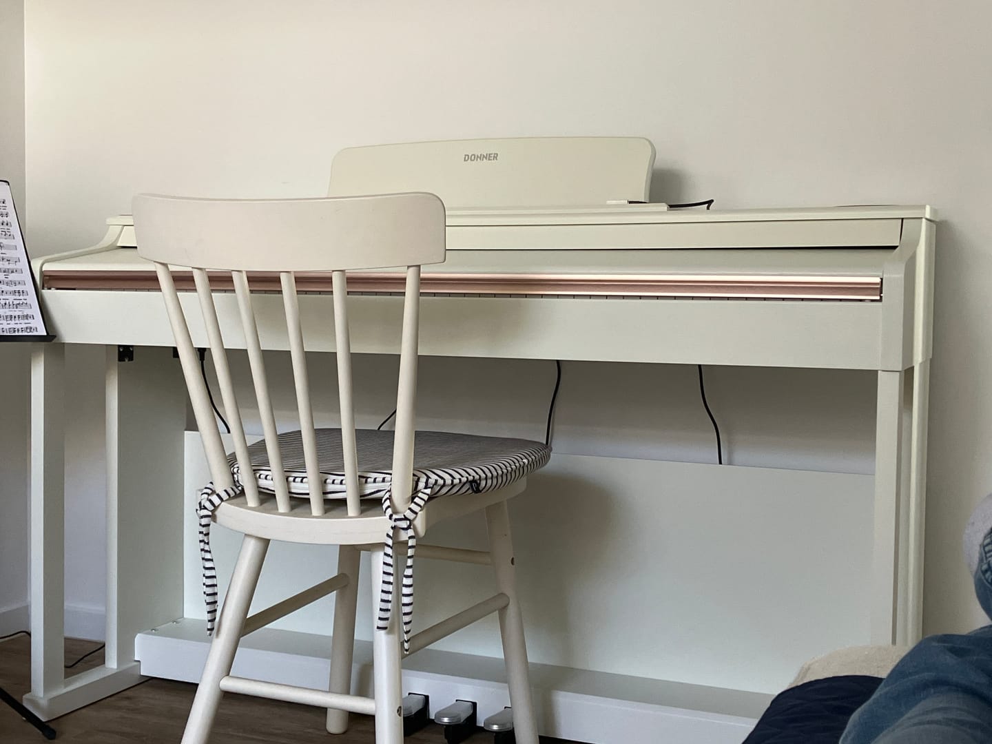 Customer photo review of Donner DDP-100 Fully Weighted Digital Piano