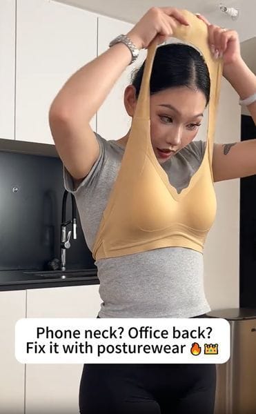 Customer photo review of Front Closure Cross-Back Wireless Posture Bra