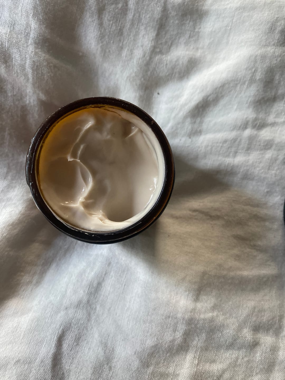 Customer photo review of Emma - Ultra-moisturizing body balm