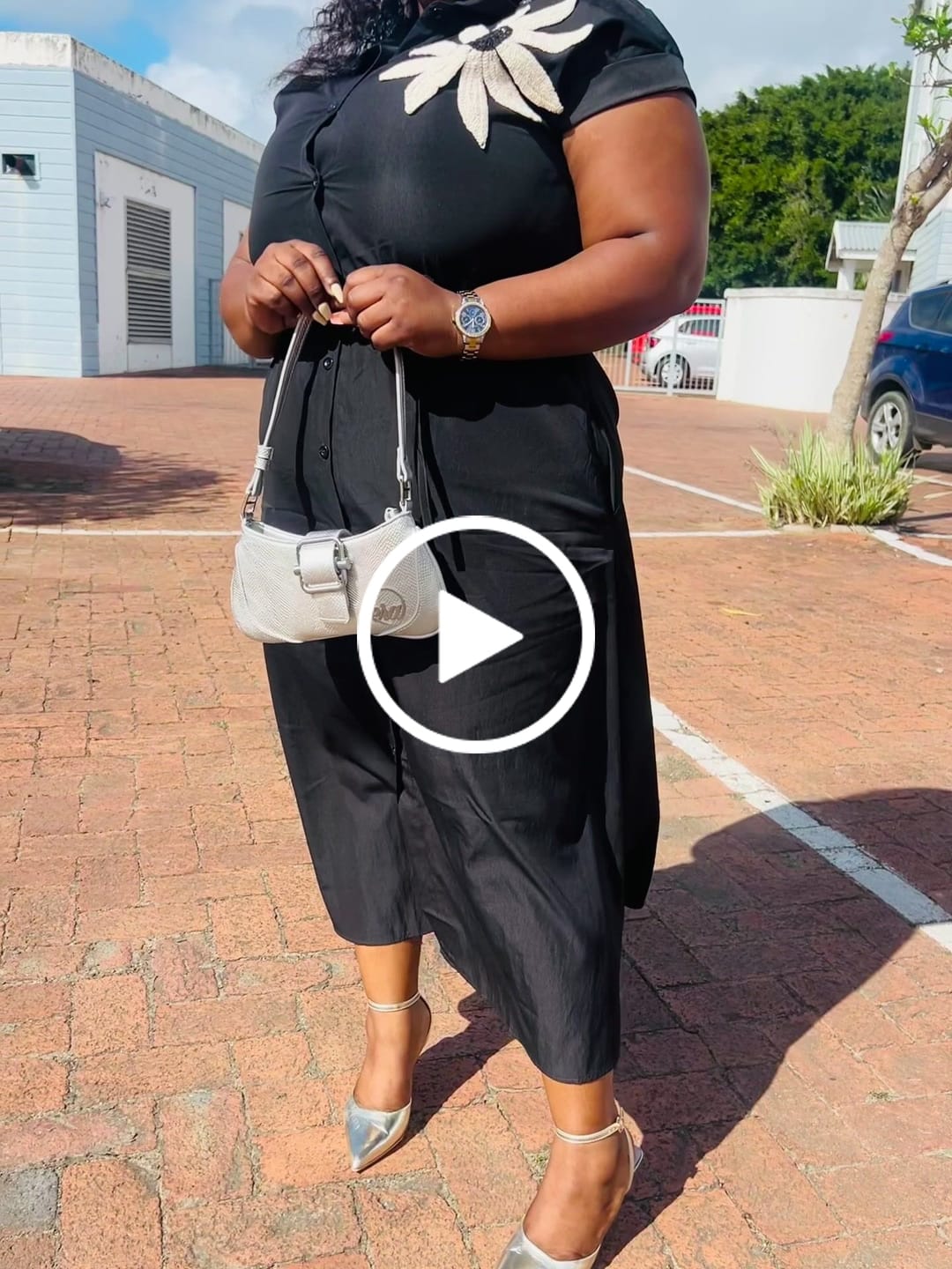 Customer video review of Silver Lily Shoulder Bag