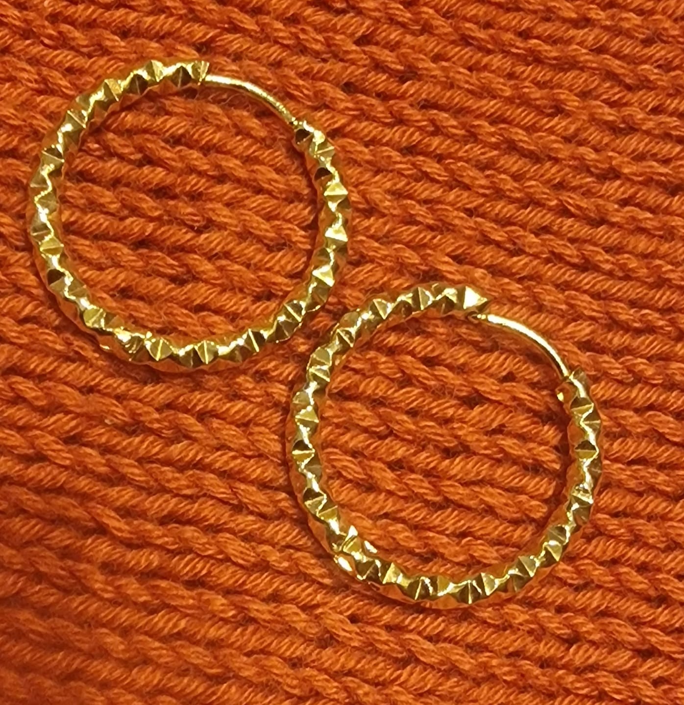 Customer photo review of Kahla - Structure Hoop Earrings Stainless Steel