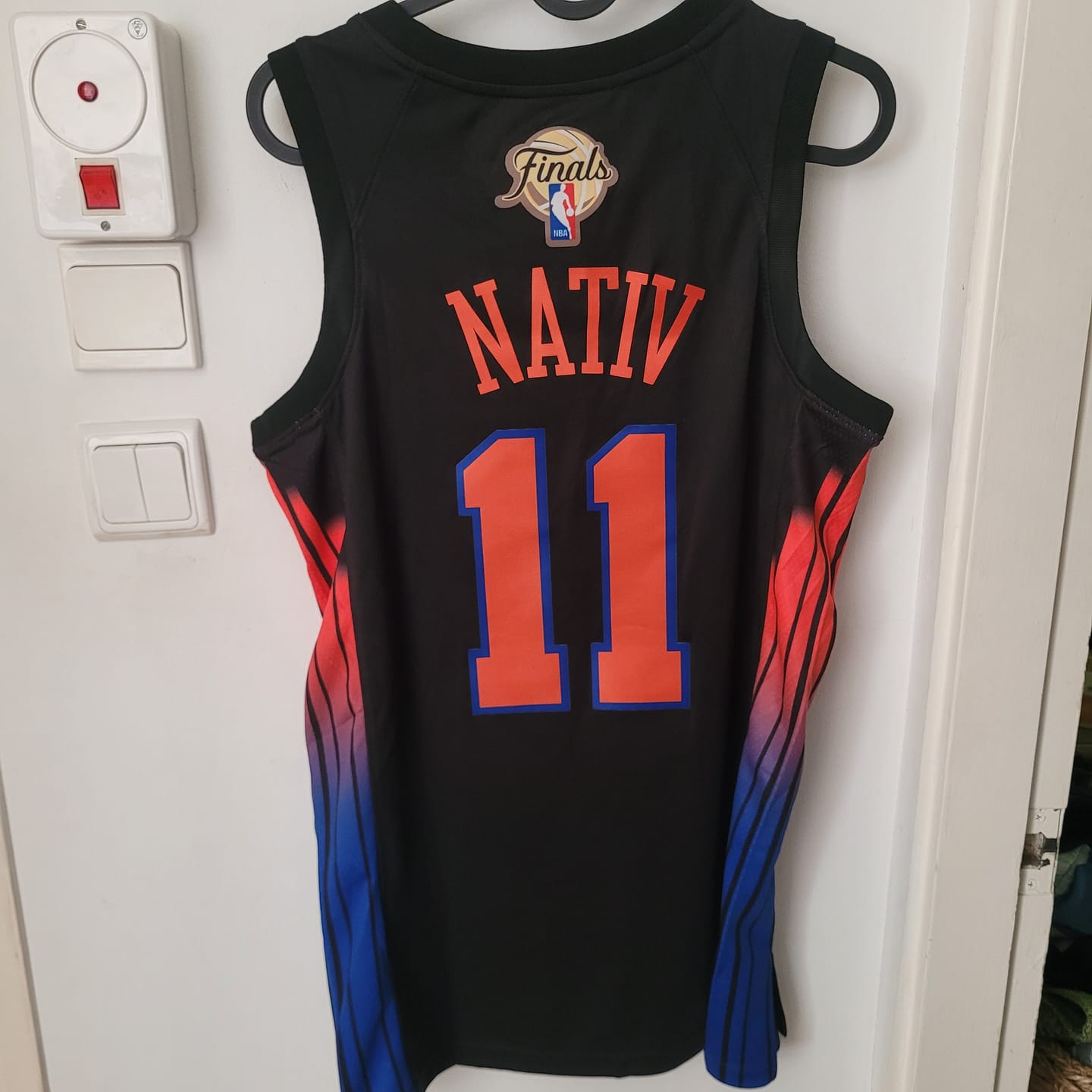 Customer photo review of גופיית NBA ג’יילן ברנסון ניו יורק ניקס – שחור Statement Edition 2025–26 | HOOPERS