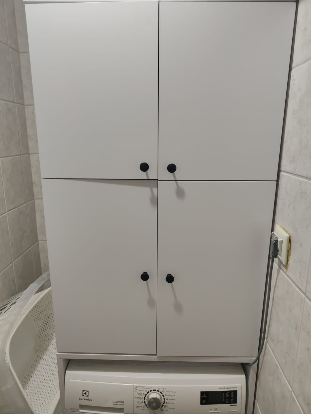 Customer photo review of Rani KD120 Çamaşır Makinesi Dolabı 4 Kapaklı 5 Raflı Banyo Dolabı Beyaz