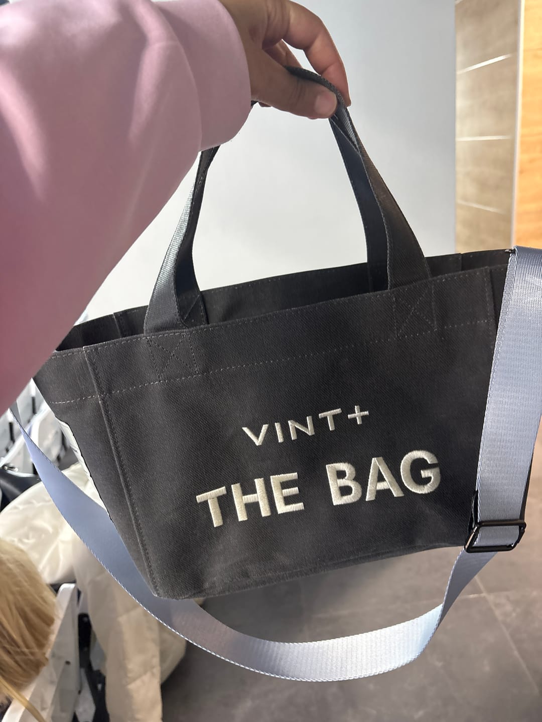 Customer photo review of FERMUARLI MUMLU KANVAS TOTE ÇANTA - KÜÇÜK - ANTRASİT