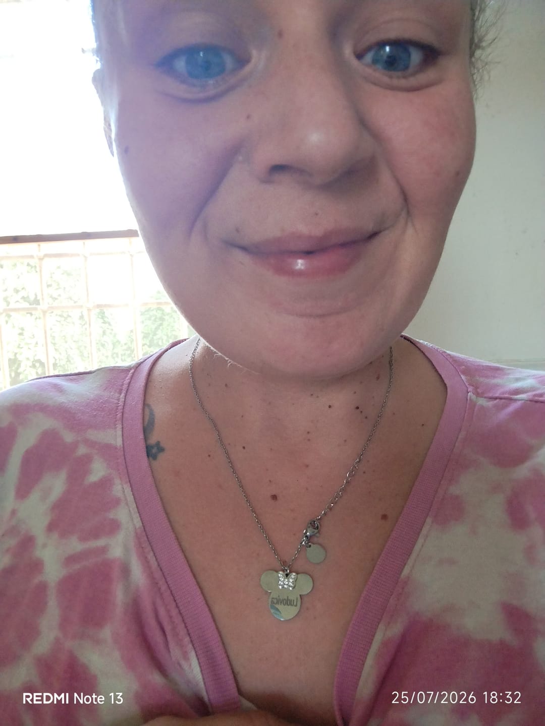 Customer photo review of Collana Tema Minnie Personalizzata