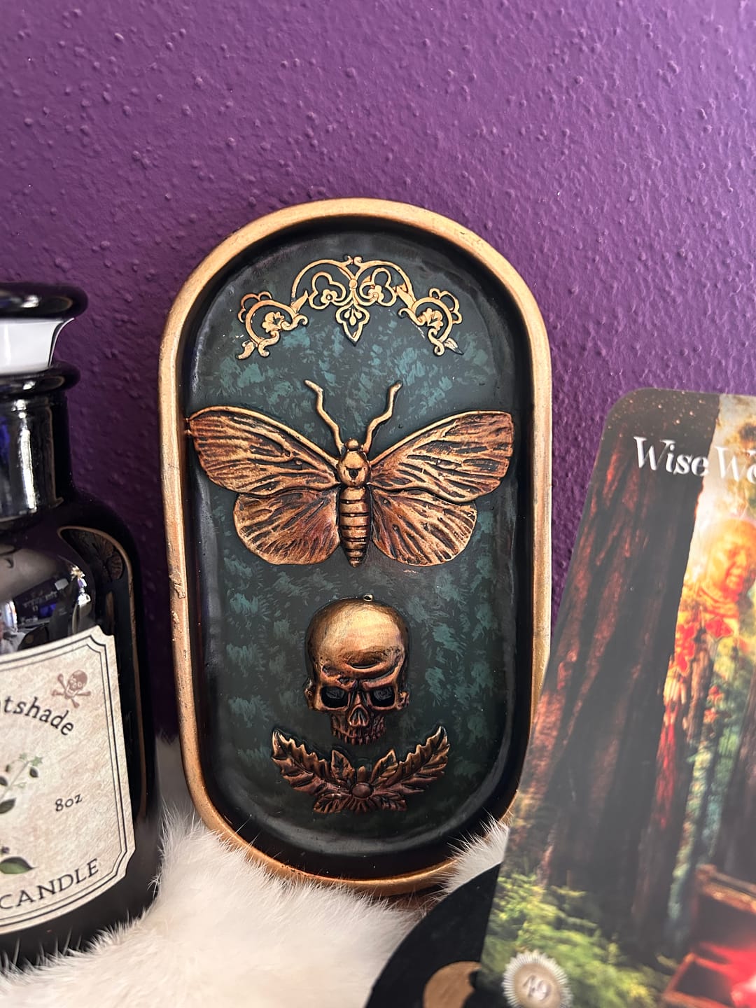 Customer photo review of Räucherstäbchenhalter Totenkopf – Gotischer Halter mit Motte