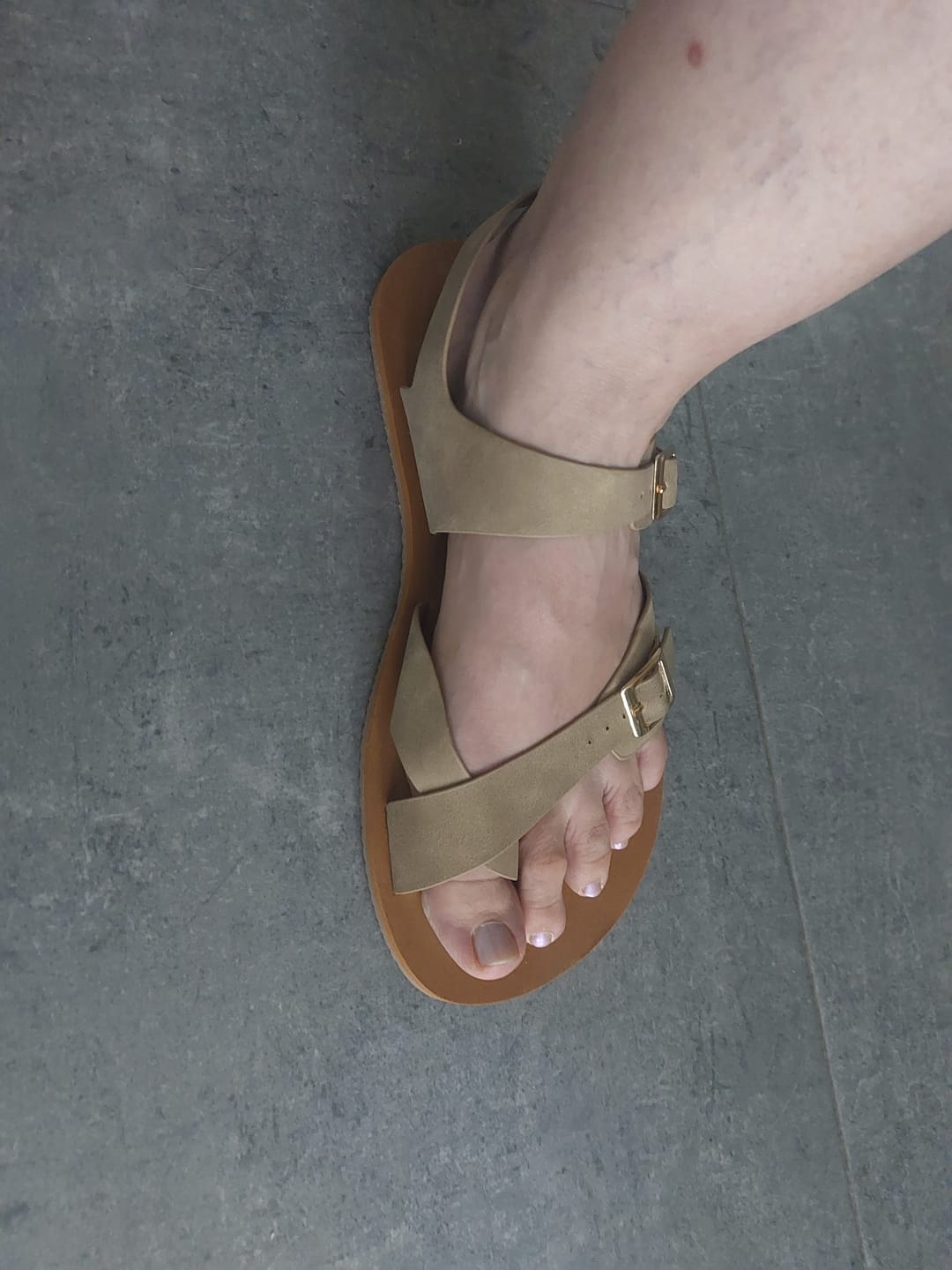 Customer photo review of Glow II - Barefoot Sandalias