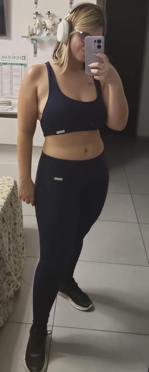 Customer photo review of Completo Onyx Blu Notte (Top + Leggings)