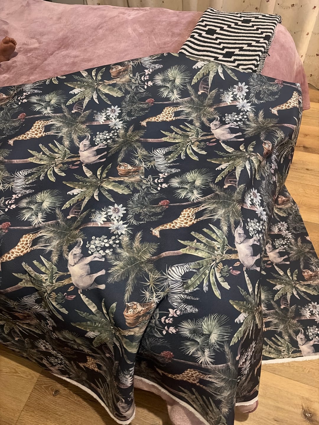 Customer photo review of Box Weave Furnishing Night Jungle