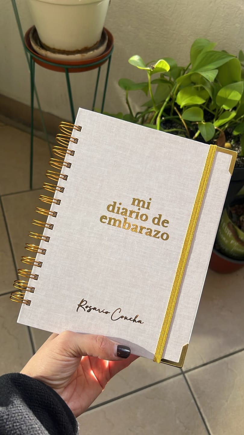Customer photo review of Diario Único Mi Embarazo | Fabric