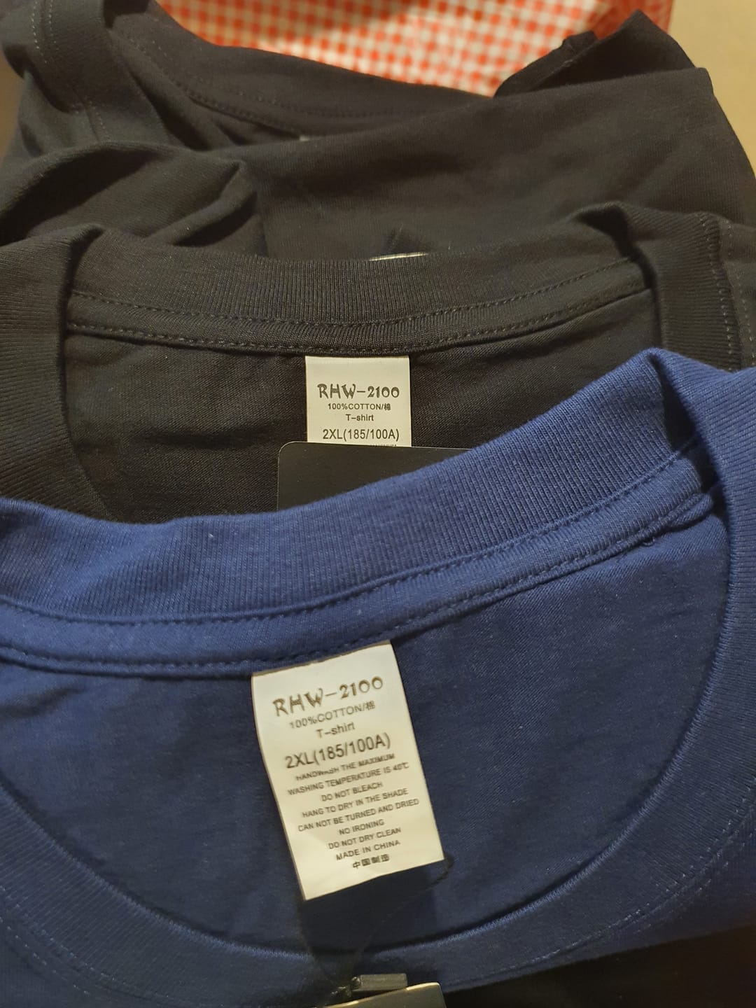 Customer photo review of BUDS V-FIT™ — חולצת גברים (Offer C)