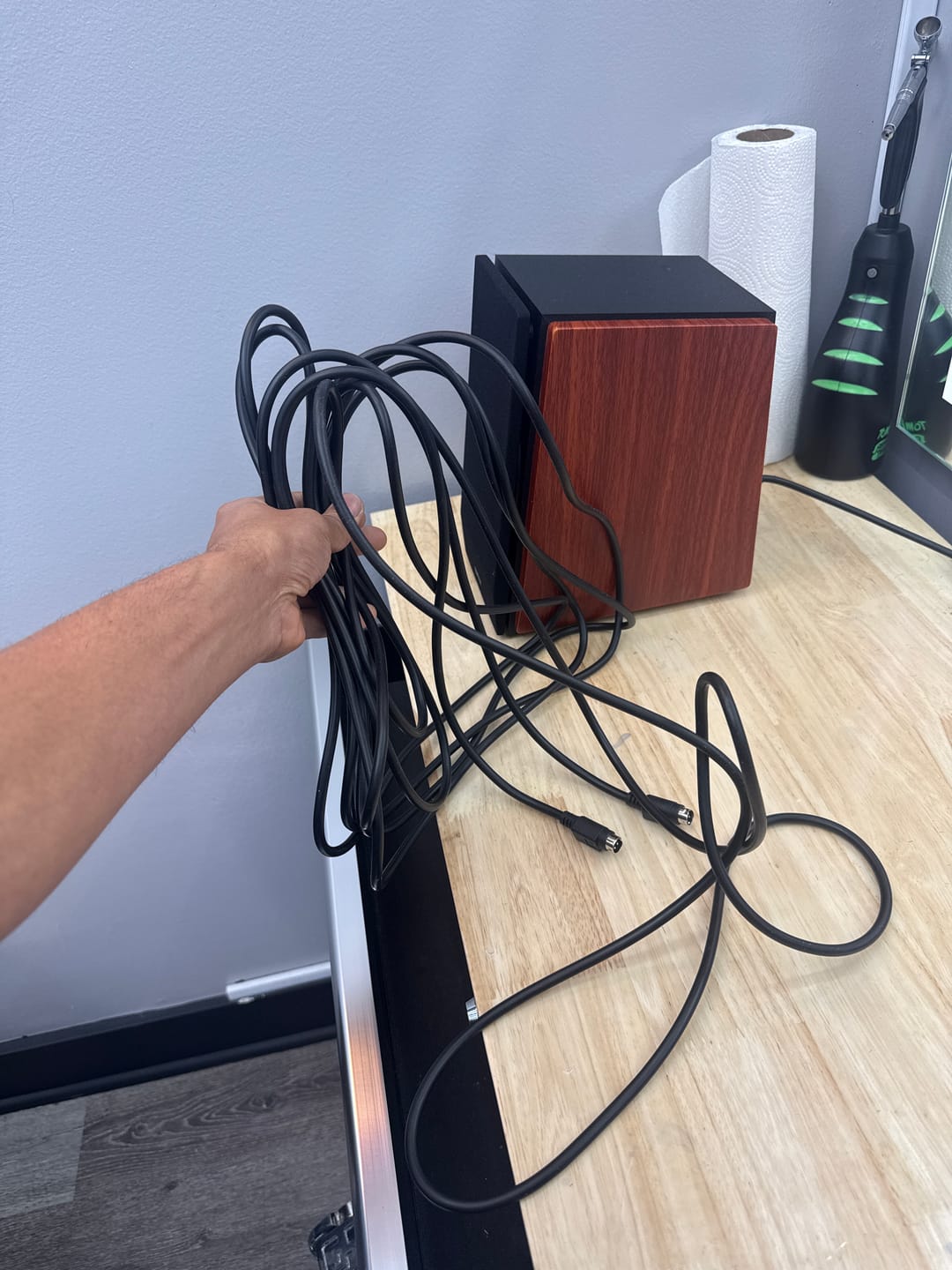 Customer photo review of Cable MAC6 R1700BT 5-9m/16-29.5' More cable for better placement