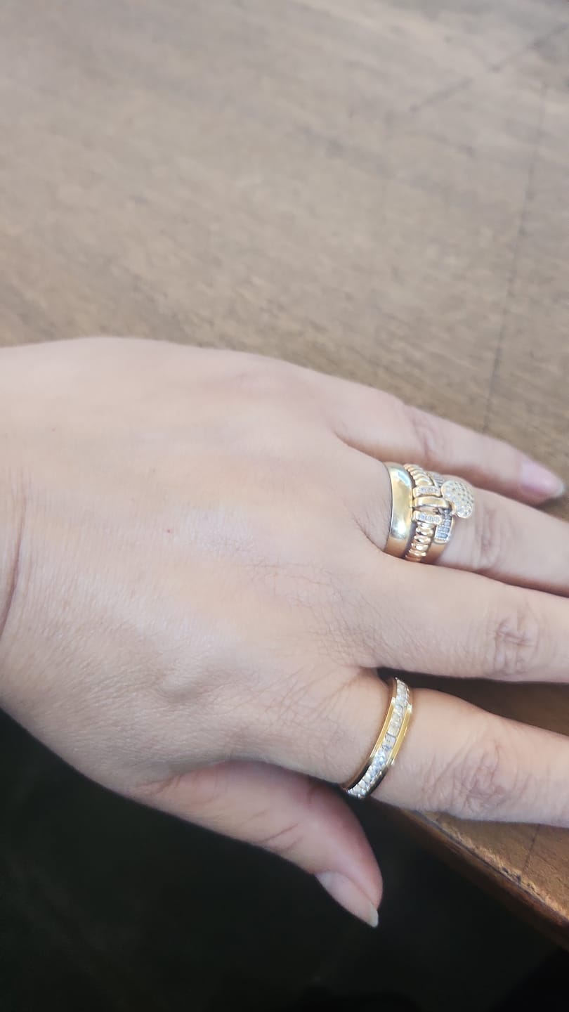 Customer photo review of Anel Brilhante Banhado em Ouro 18K