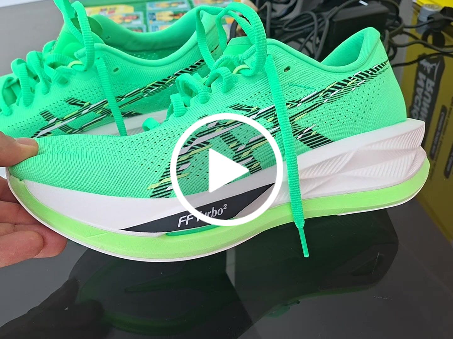 Customer video review of New Balance FuelCell Rebel v5 Hombre Tangerine Heat Silver Metallic
