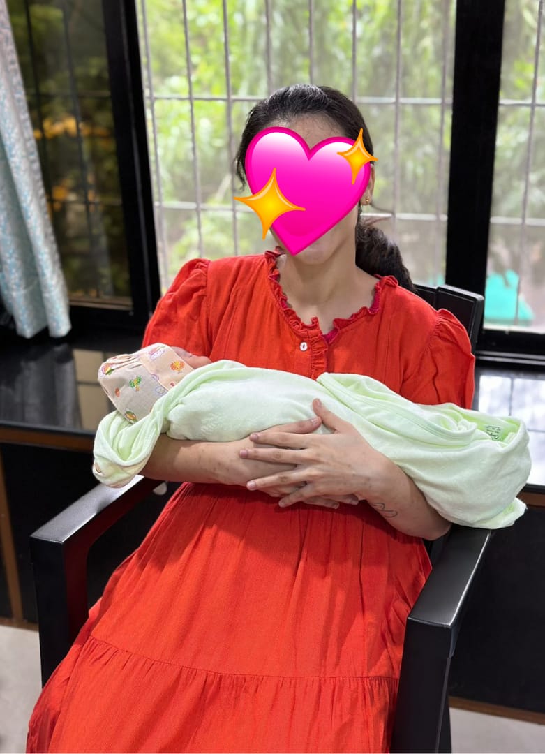 Customer photo review of Moulin Rouge Maternity Feeding Dress