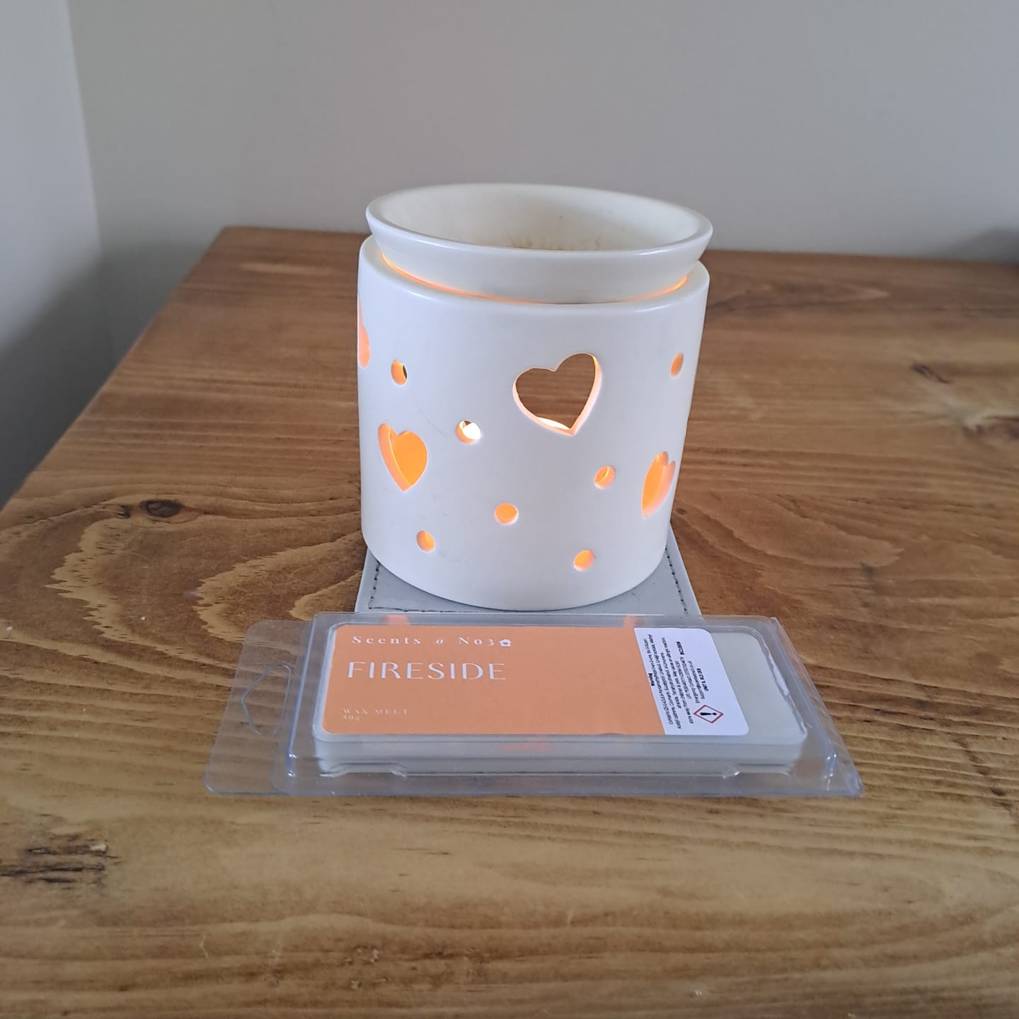 Customer photo review of Fireside Wax Melt