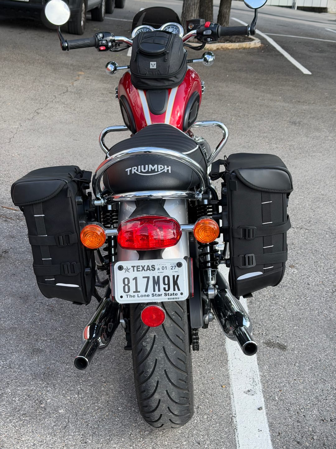 Customer photo review of 30L - Incognito Quick-Mount Medium Triumph Bonneville T120 Motorcycle Saddlebags