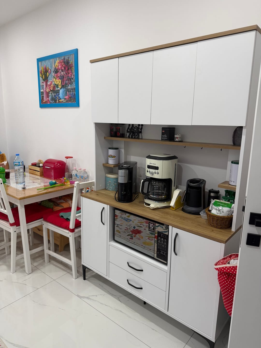 Customer photo review of Rani JE168 Çok Amaçlı Dolap 6 Kapaklı 2 Çekmeceli Kiler Mutfak Dolabı Beyaz - Sepet Ceviz