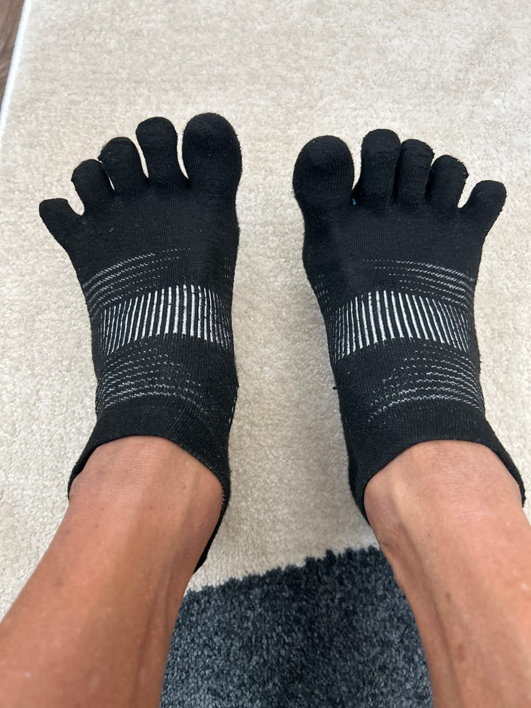 Customer photo review of Performance Toe-Socks (3 pairs bundle)