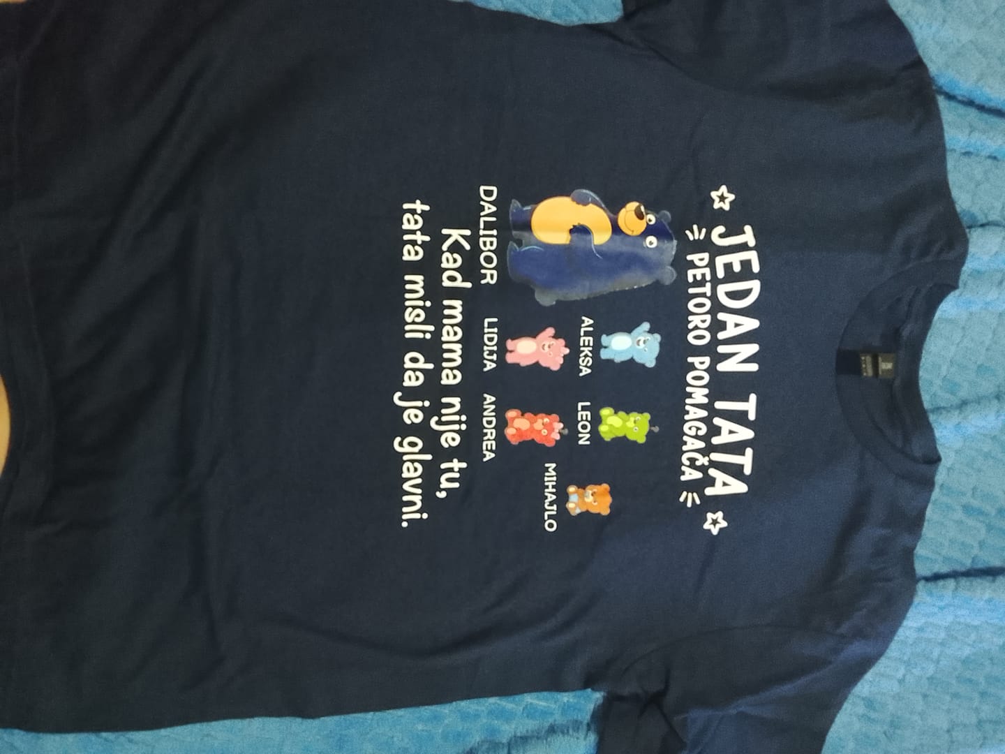 Customer photo review of Tata misli da je glavni majica