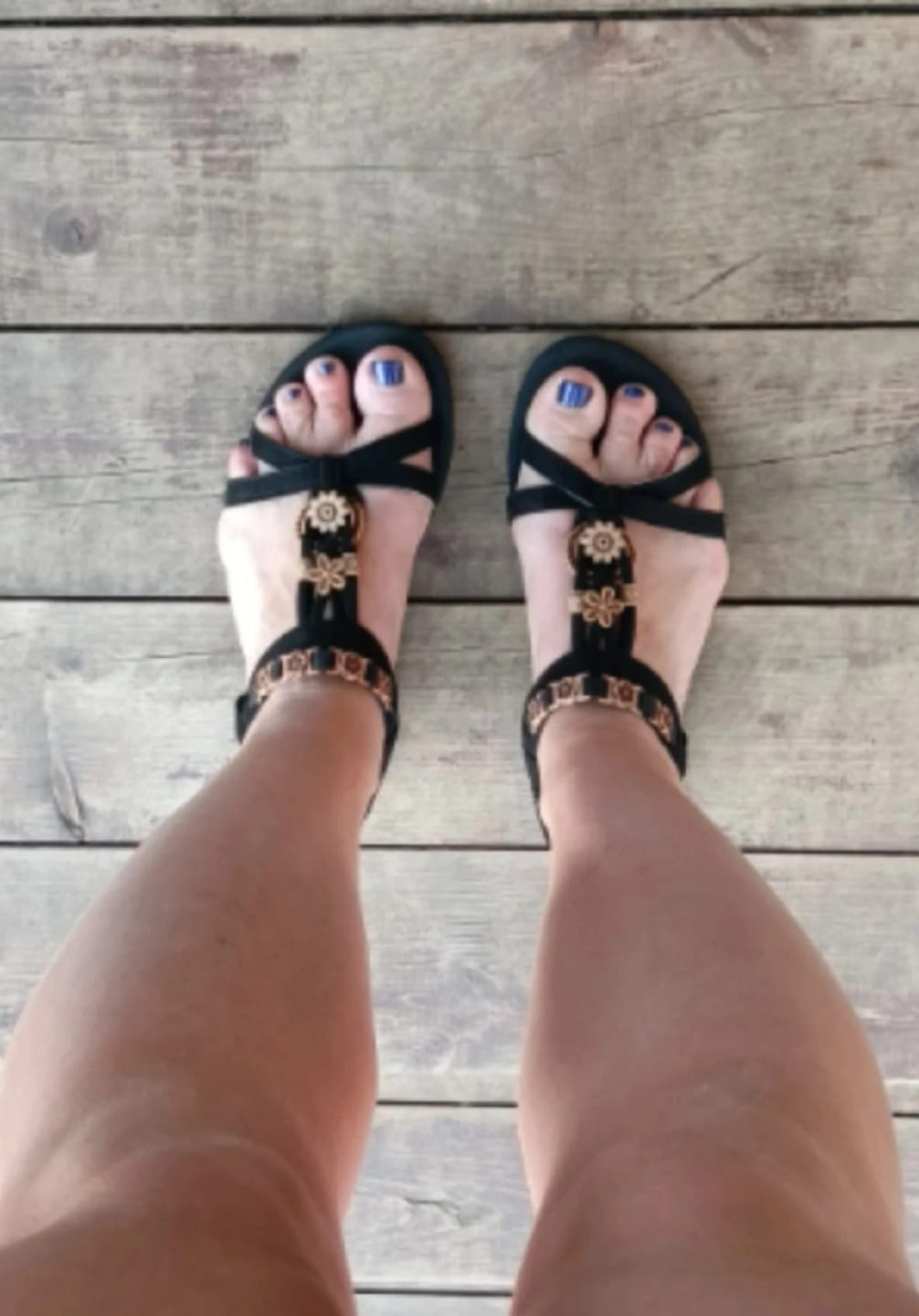 Customer photo review of Women’s Lightweight Round-Toe Flat Sandals – Breathable Summer Style