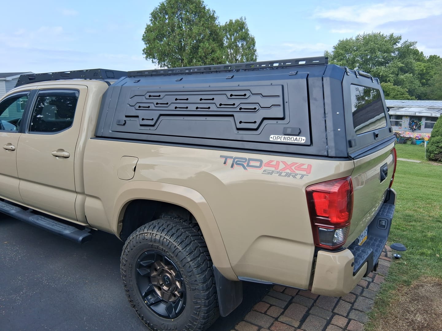 Customer photo review of Toyota Tacoma 2016-2023 6ft Bed Aluminum Truck Cap | OPENROAD