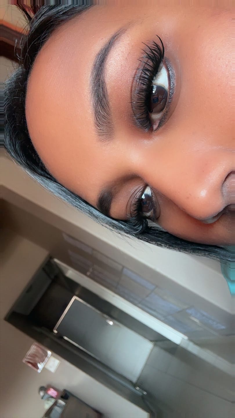 Customer photo review of Flora Lash Kit