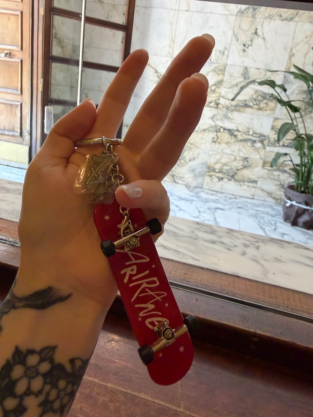 Customer photo review of [2ND PRE-ORDER] BTS - ARIRANG WORLD TOUR OFFICIAL MD MINI SKATEBOARD KEYRING