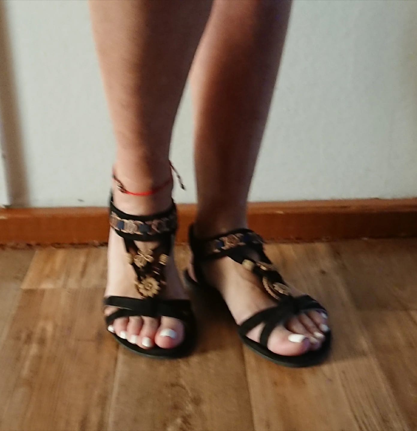 Customer photo review of Women’s Lightweight Round-Toe Flat Sandals – Breathable Summer Style