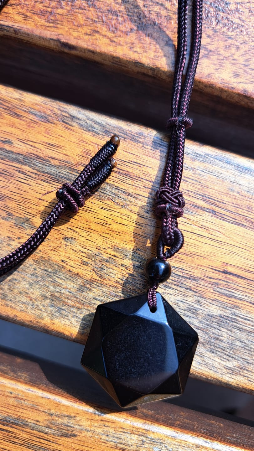 Customer photo review of Obsidian Halskette - Schutz Talisman