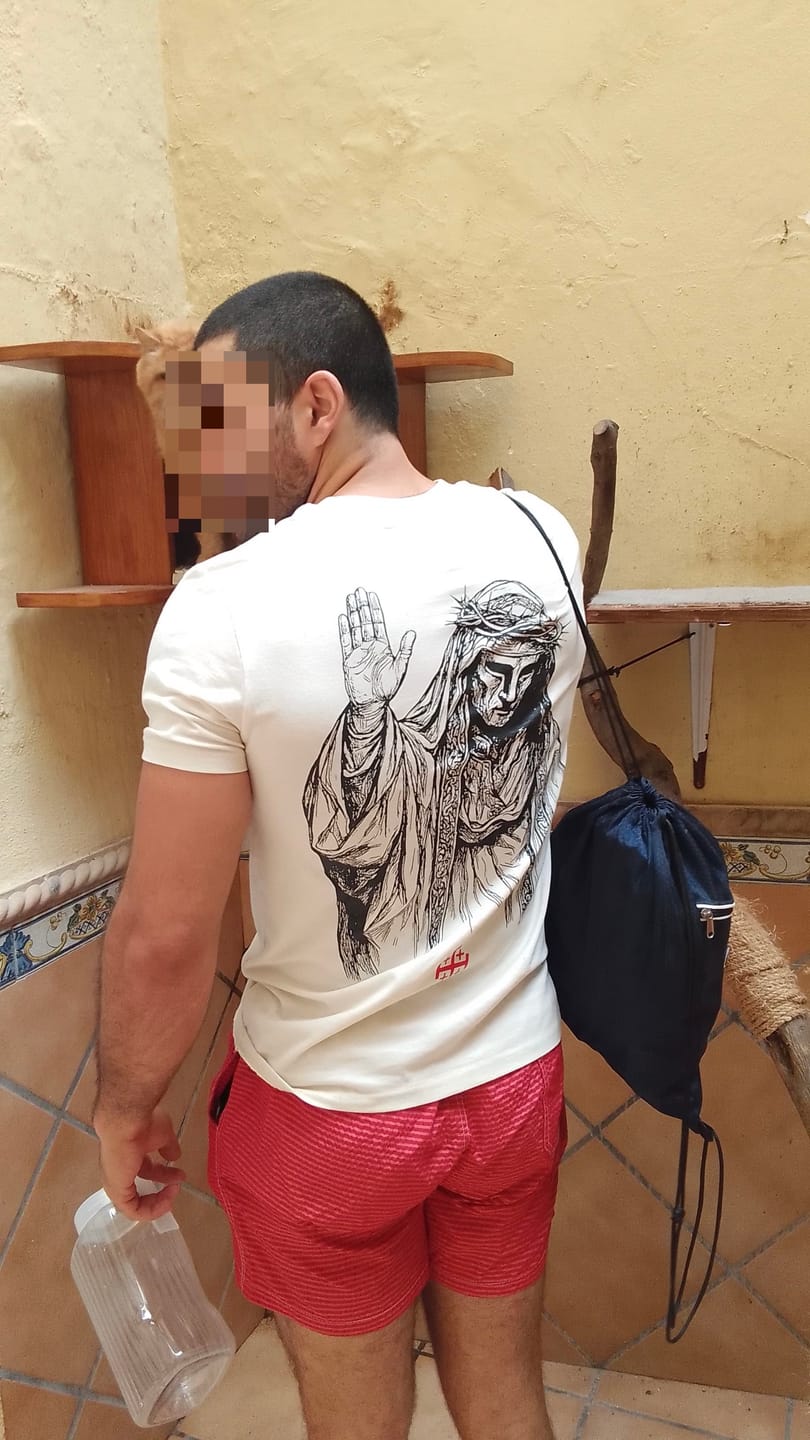 Customer photo review of DEUS VULT | Premium T-Shirt