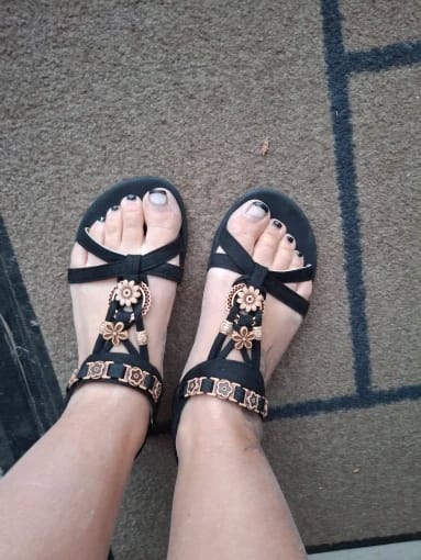 Customer photo review of Women’s Lightweight Round-Toe Flat Sandals – Breathable Summer Style