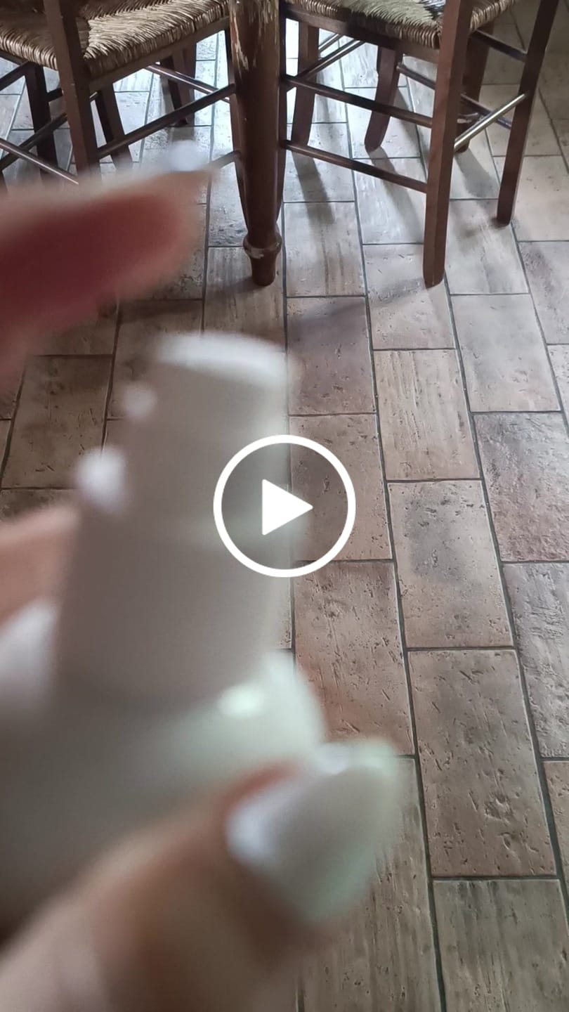 Customer video review of Spray No Stiro  - Rimuove le pieghe in 60 secondi