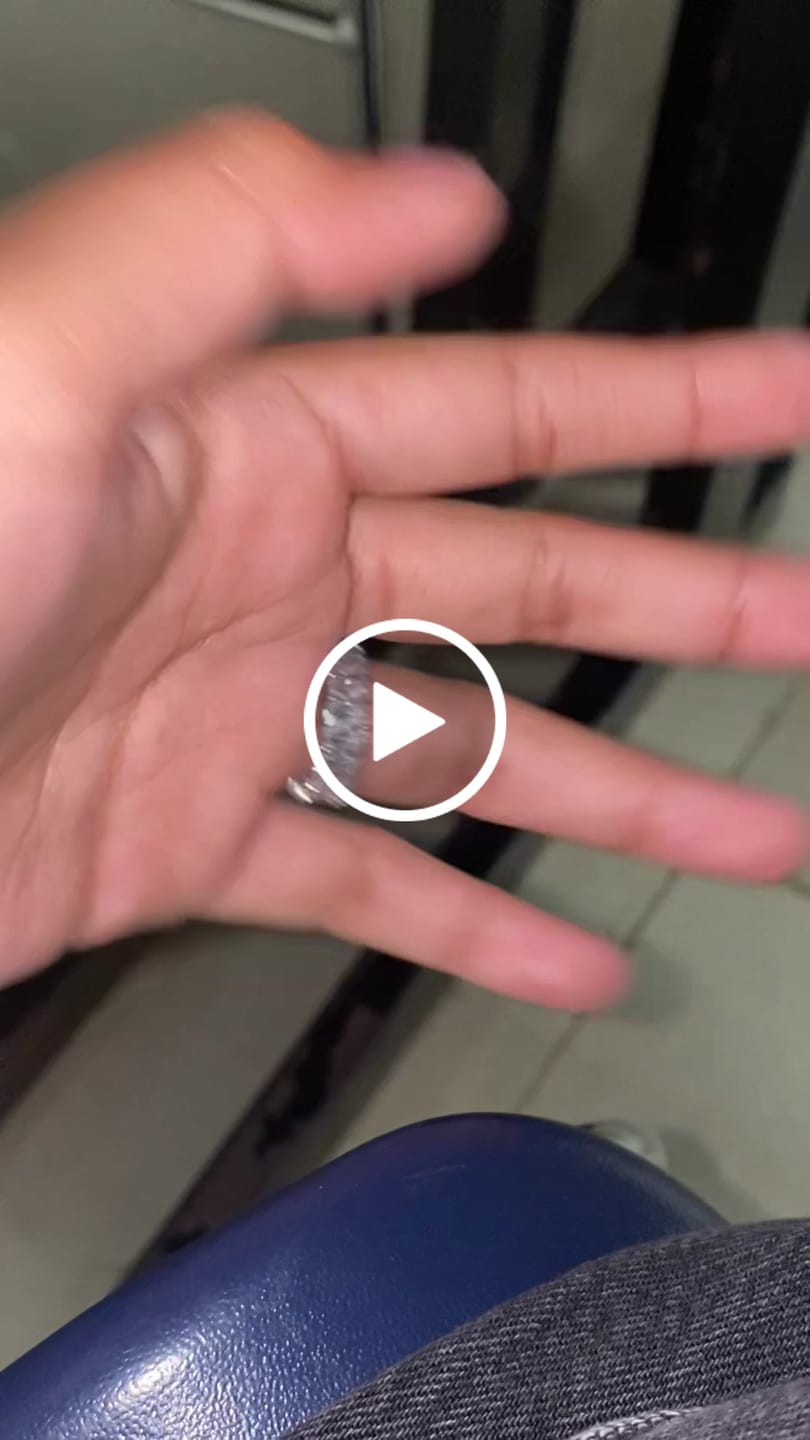 Customer video review of Anillo Selene