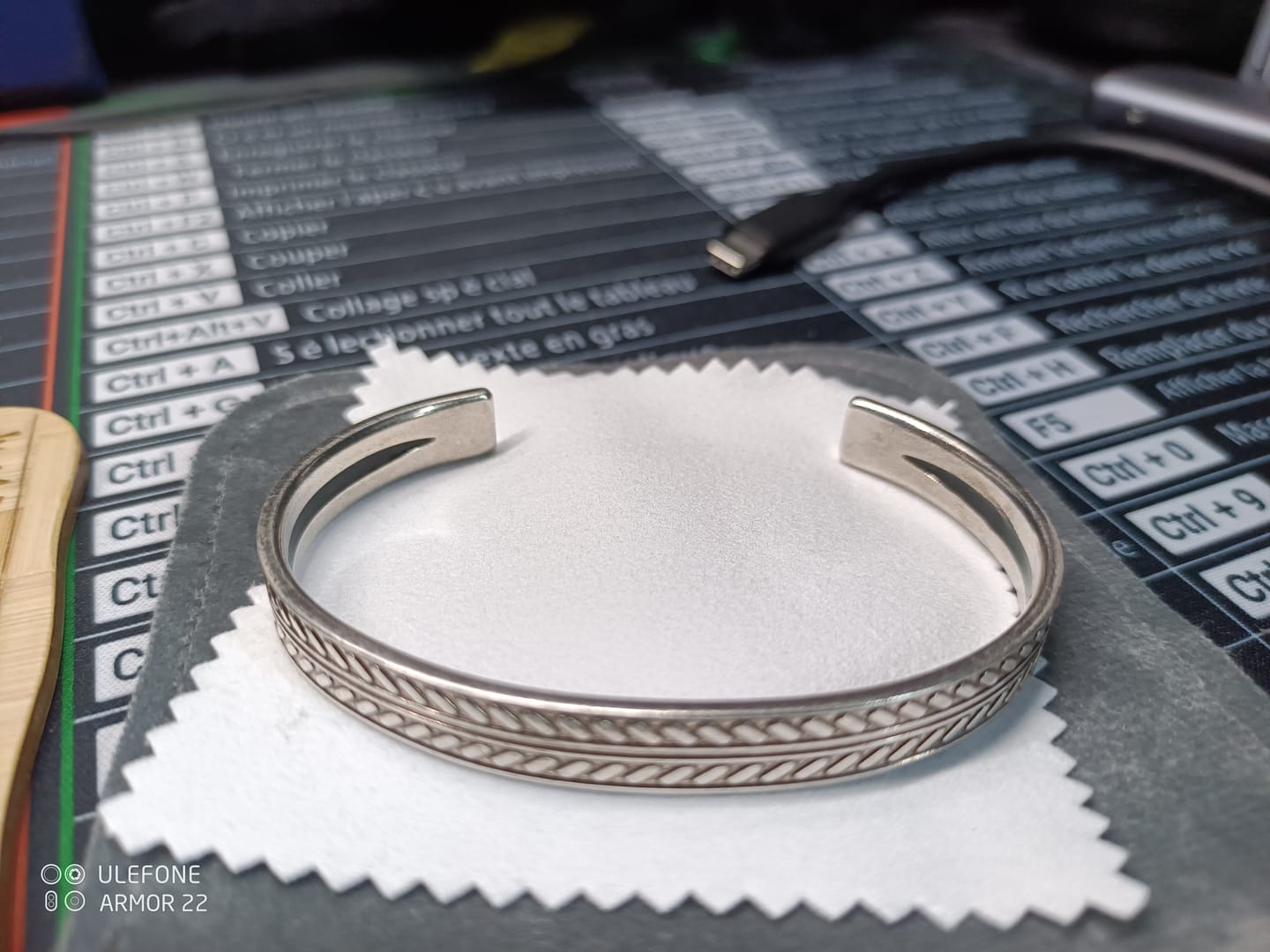Customer photo review of Chandra - Bracelet Jonc Argent