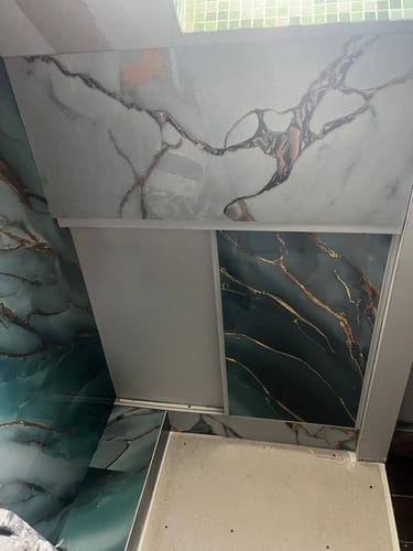 Customer photo review of Plaque PVC Imitation Marbre Bleuté Oslo – Imperméable et facile à poser