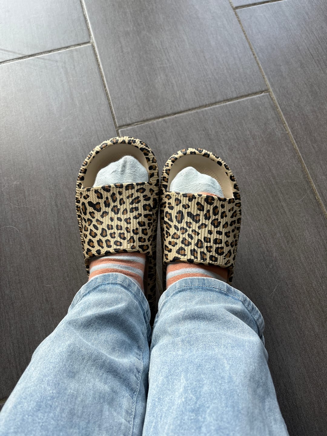 Customer photo review of HappyFlops Limited Editions