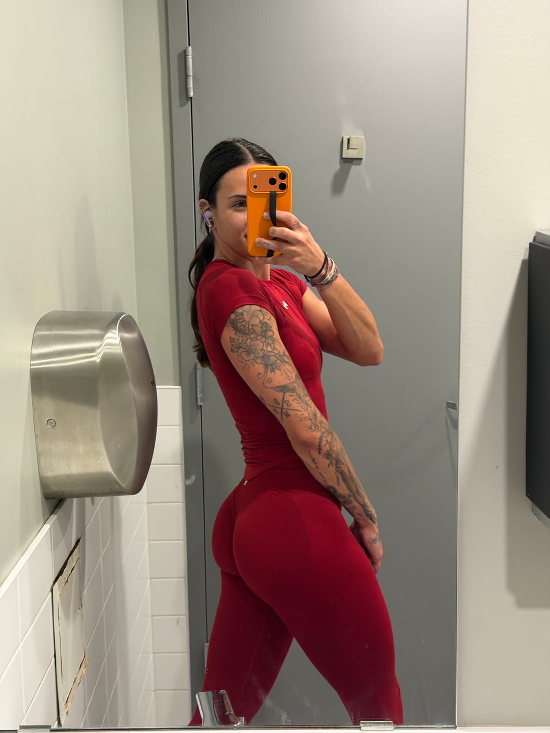 Customer photo review of Sweet Scarlet Legging