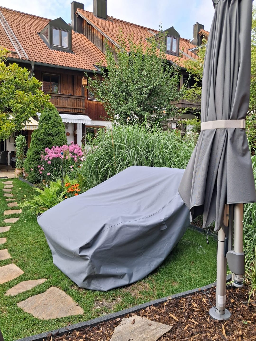Customer photo review of Premium Abdeckplane / Schutzhülle für unsere Gartenliegen