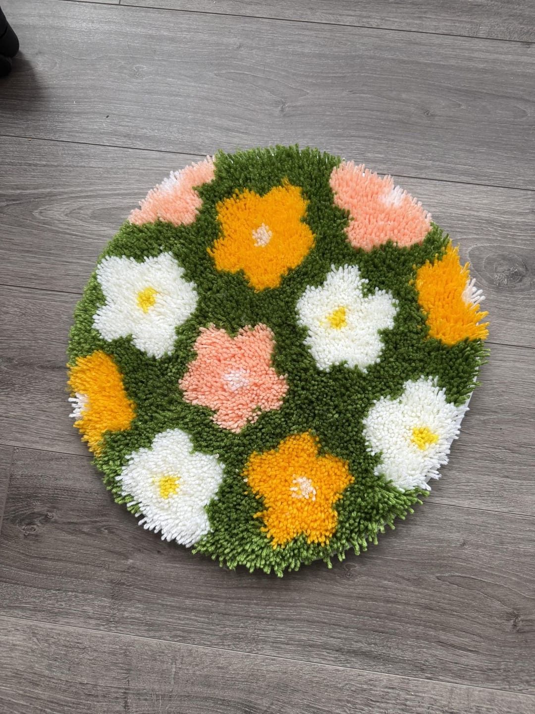 Customer photo review of FLOWER BOMB GREEN - Rug Making Kit