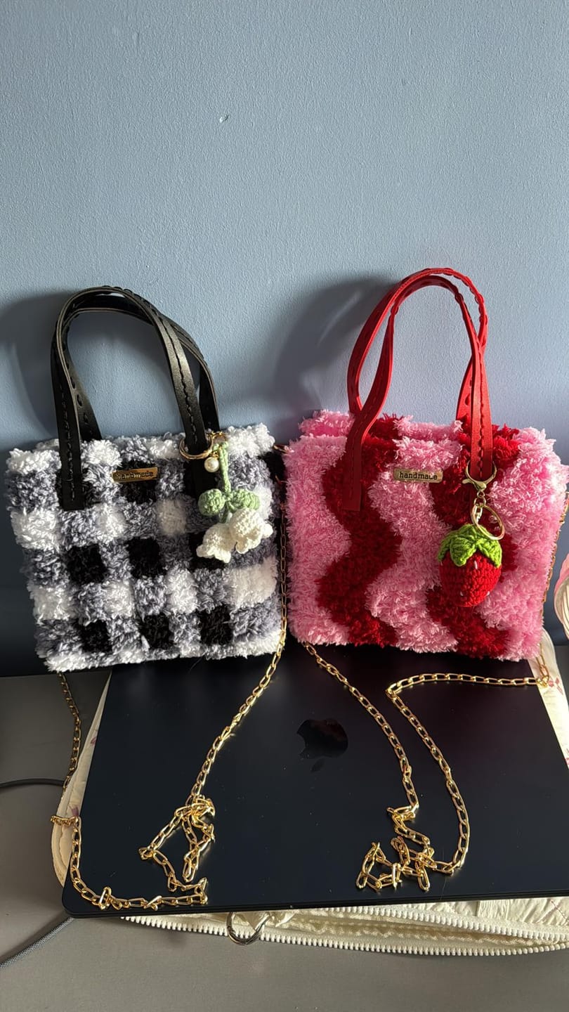 Customer photo review of Black Gingham - Woven Tote Bag Kit