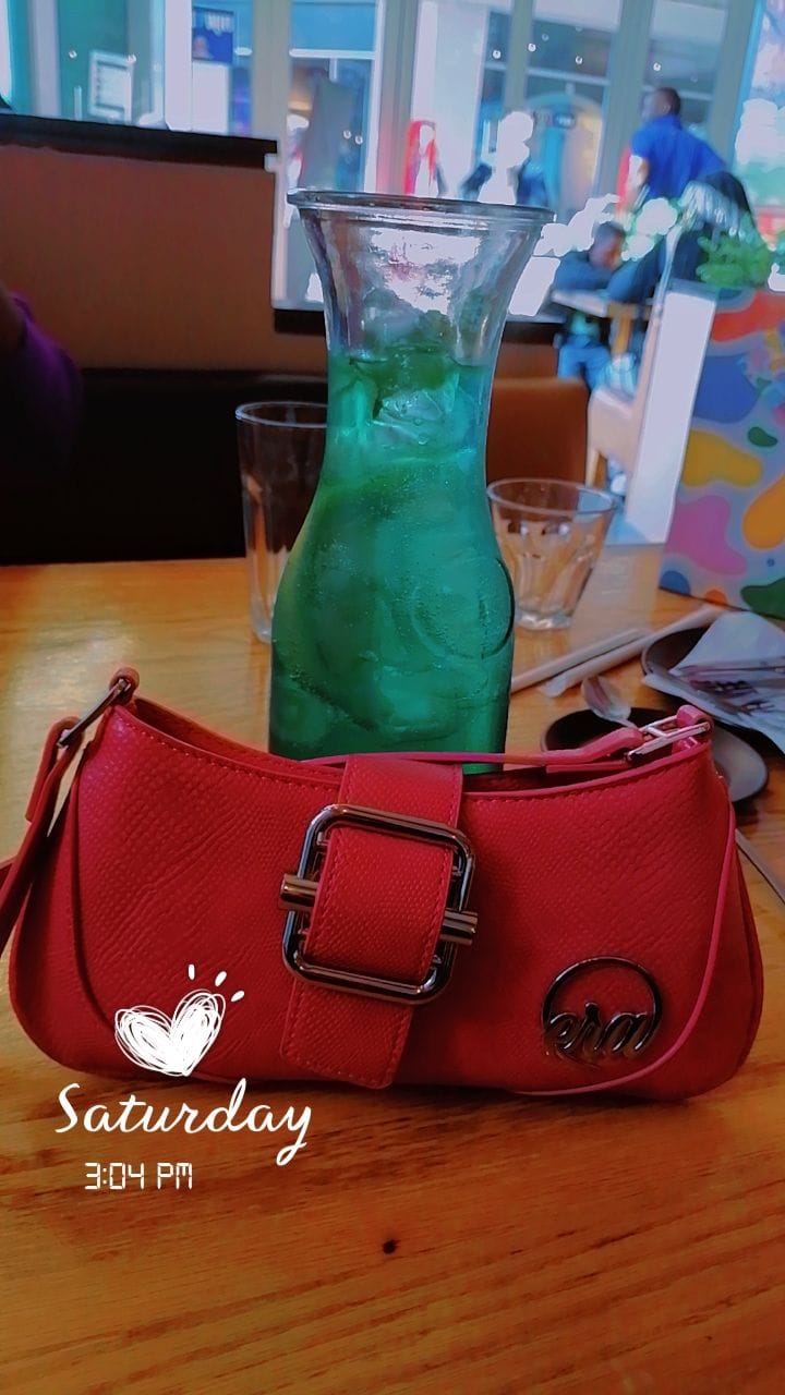 Customer photo review of Pink Lily Shoulder Bag