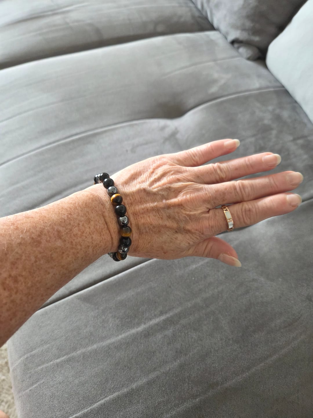 Customer photo review of Bracelet "3 Protections" en Oeil de Tigre, Hématite & Obsidienne Noire