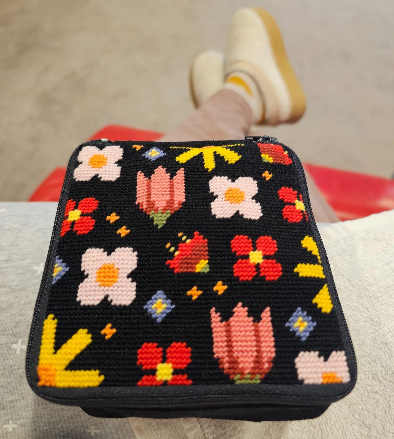 Customer photo review of POP ART PETALS - Needlepoint Pouch Kit