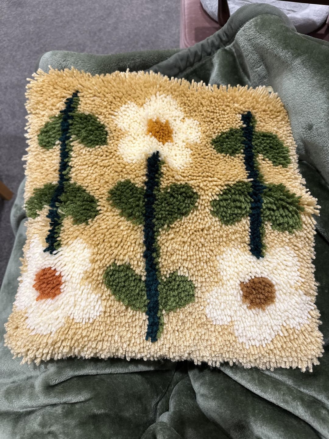 Customer photo review of EARTHY PICK OF THE BUNCH - Latch Hook Cushion Kit