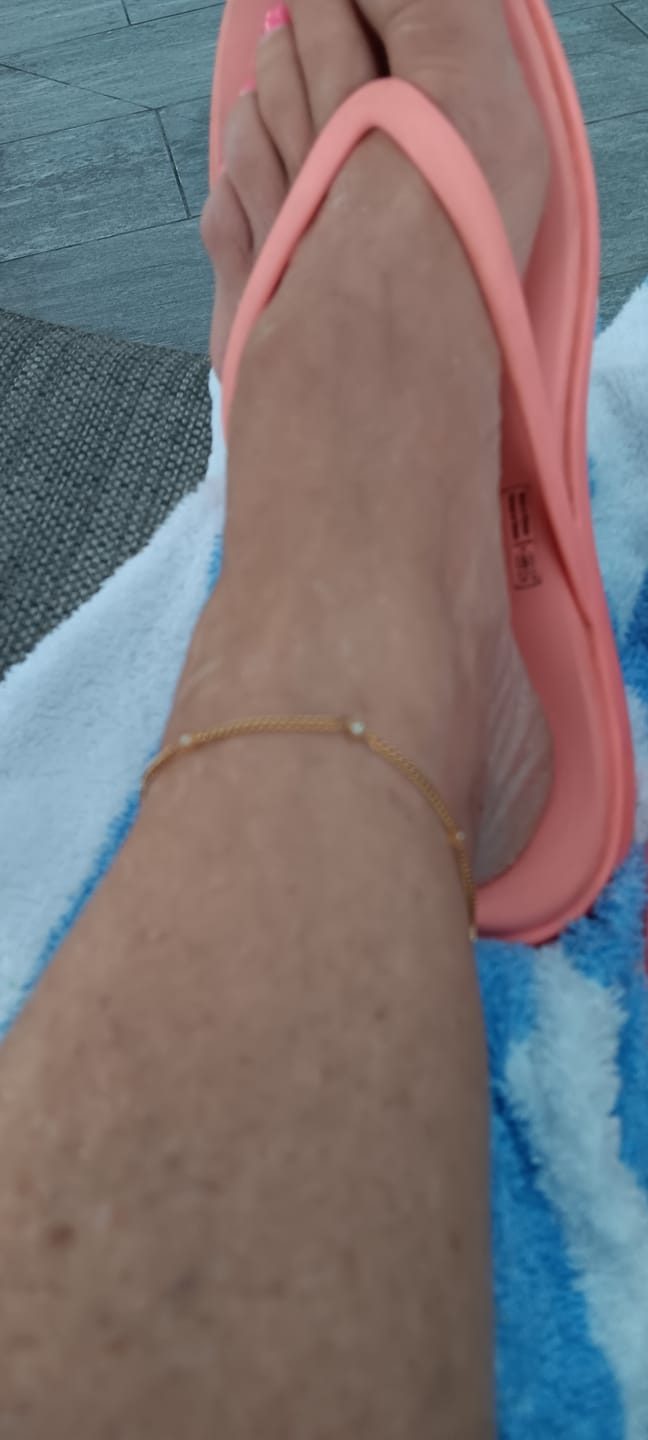 Customer photo review of Crystal Chain Anklet