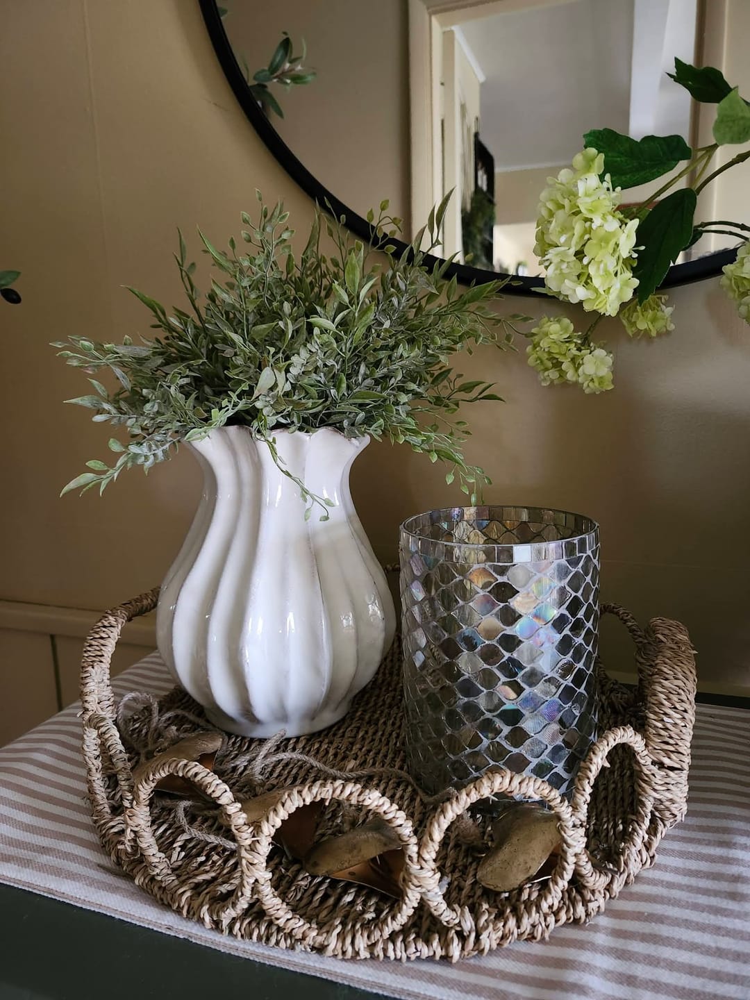 Customer photo review of Fendrix Seagrass Tray | Round Woven Decorative Basket