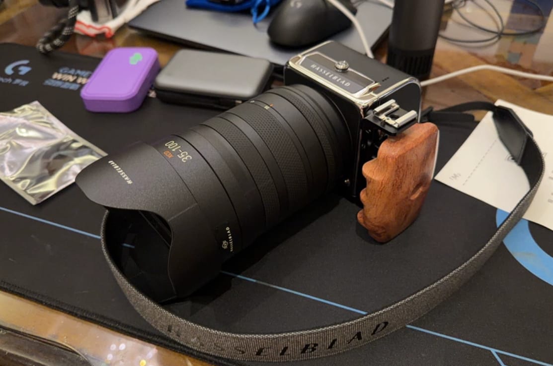 Customer photo review of Handcrafted Wooden Grip for Hasselblad 503 907 - Premium Camera Accessory